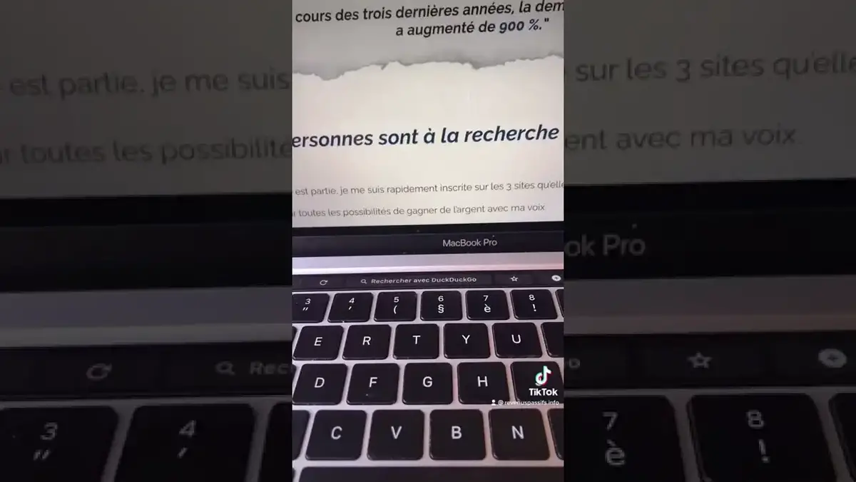 'Video thumbnail for Voix Off : Gagner de l’argent depuis son domicile'